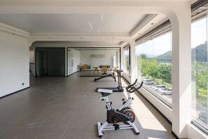 Trang thiết bị tập thể dục tại phòng