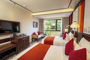 Kamar Keluarga (Family Heritage) | Minibar, brankas, meja kerja, dan Wi-Fi gratis