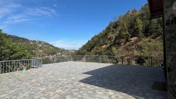 Comfort Double Room, Balcony, Mountain View | Property grounds