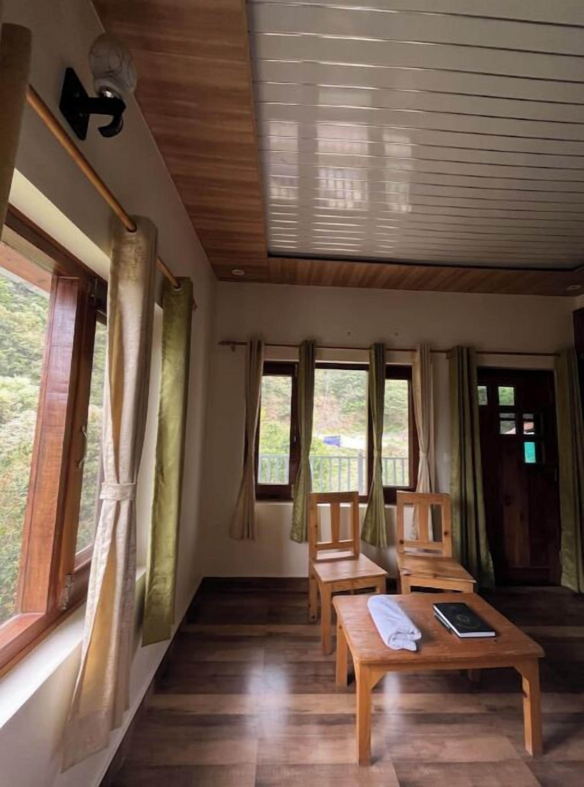 舒适双人房, 阳台, 山景 | 住宿内部