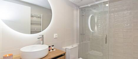 Appartement (Two-Bedroom Apartment)
