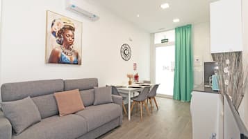Leilighet (Three-Bedroom Apartment)