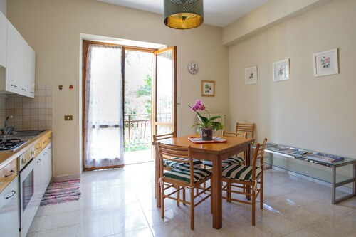 Historic Center Apartment with a view of Rome