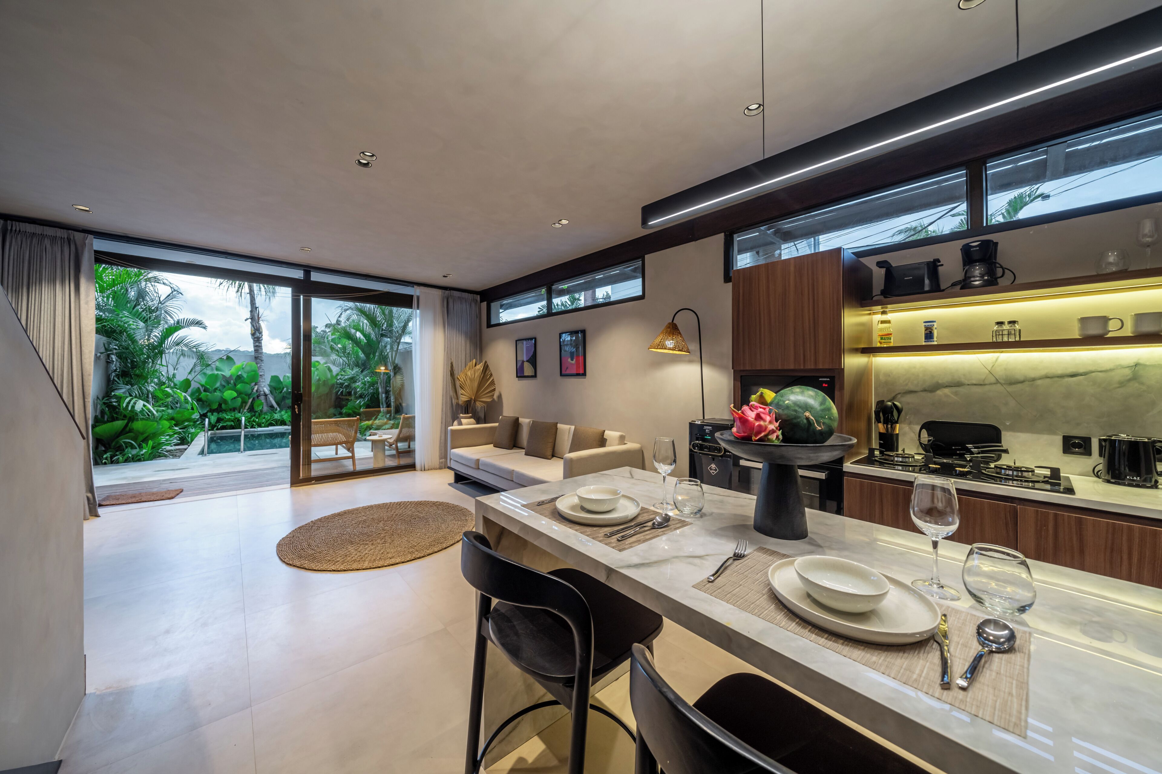 Villa Classic, vista piscina | Cucina privata | Macchina per tè/caffè, bollitore elettrico, tostapane