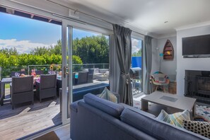 Smart TV - Lodge 27, Retallack Resort & Spa (Sleeps 12) - Dogs accepted, Pool, Hot tub (St Columb Major)