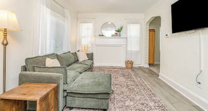 The 239: Windsor • Modern 2BR • Bragg • VA • FSU • Cape Fear Valley