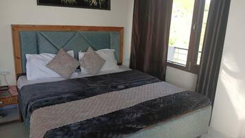 Family Room | Rollaway beds (surcharge), WiFi (free), bed sheets