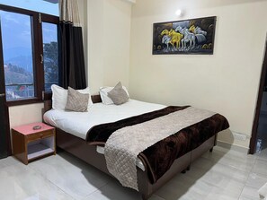 Deluxe Room | Rollaway beds, free WiFi, bed sheets - Pankaj Homestay (Baldeyan)