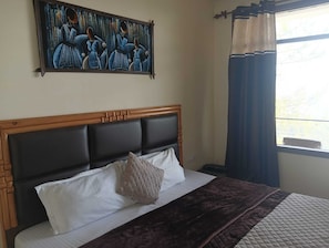 Deluxe Room | Rollaway beds, free WiFi, bed sheets