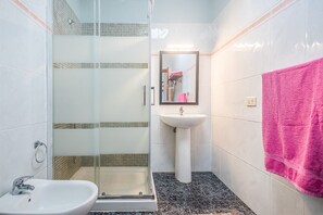 Huoneisto (One-Bedroom Apartment)