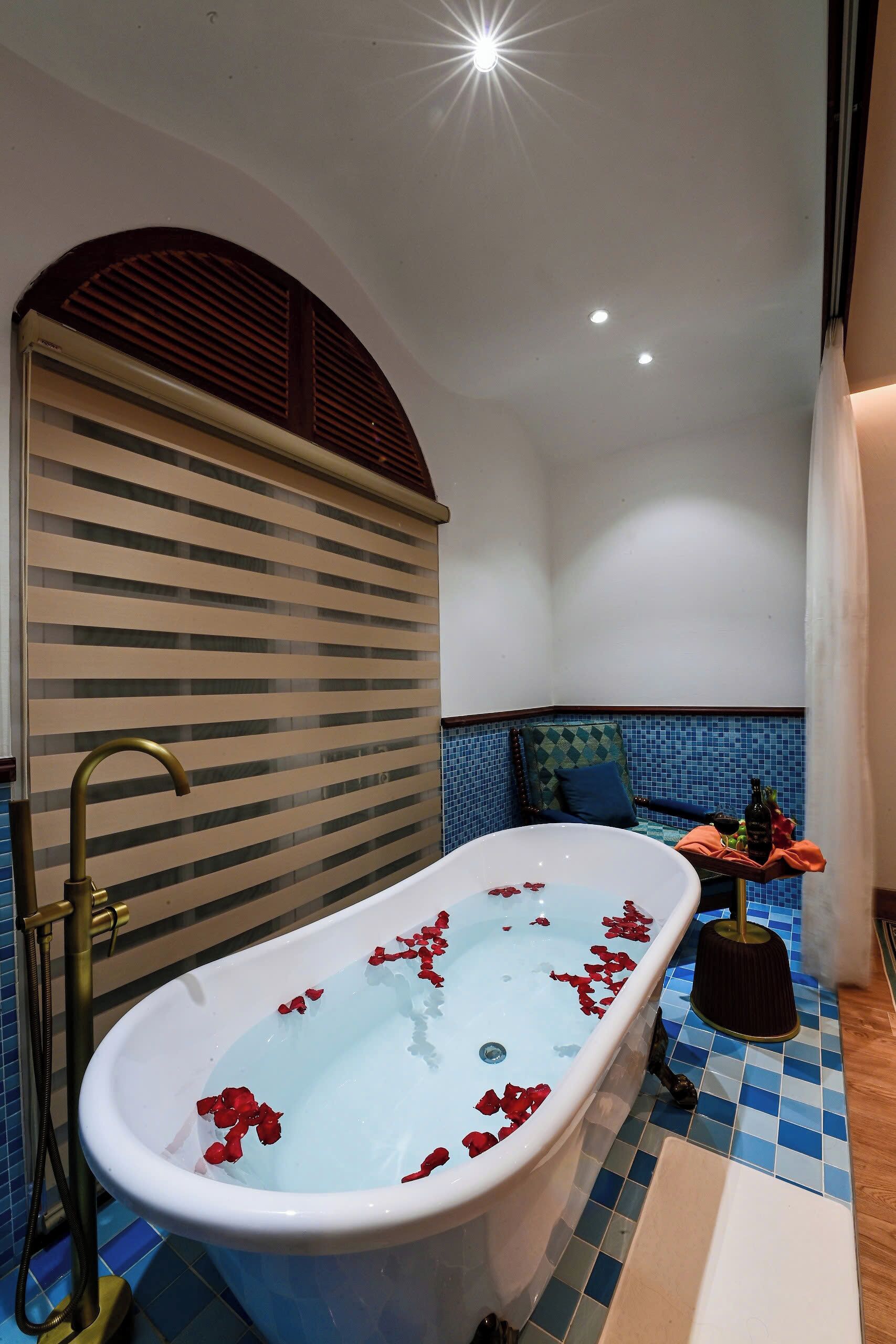 Habitación Deluxe doble, bañera de hidromasaje, vistas a la ciudad | Spa