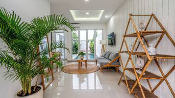 Exclusive Villa, Pool View | Interior