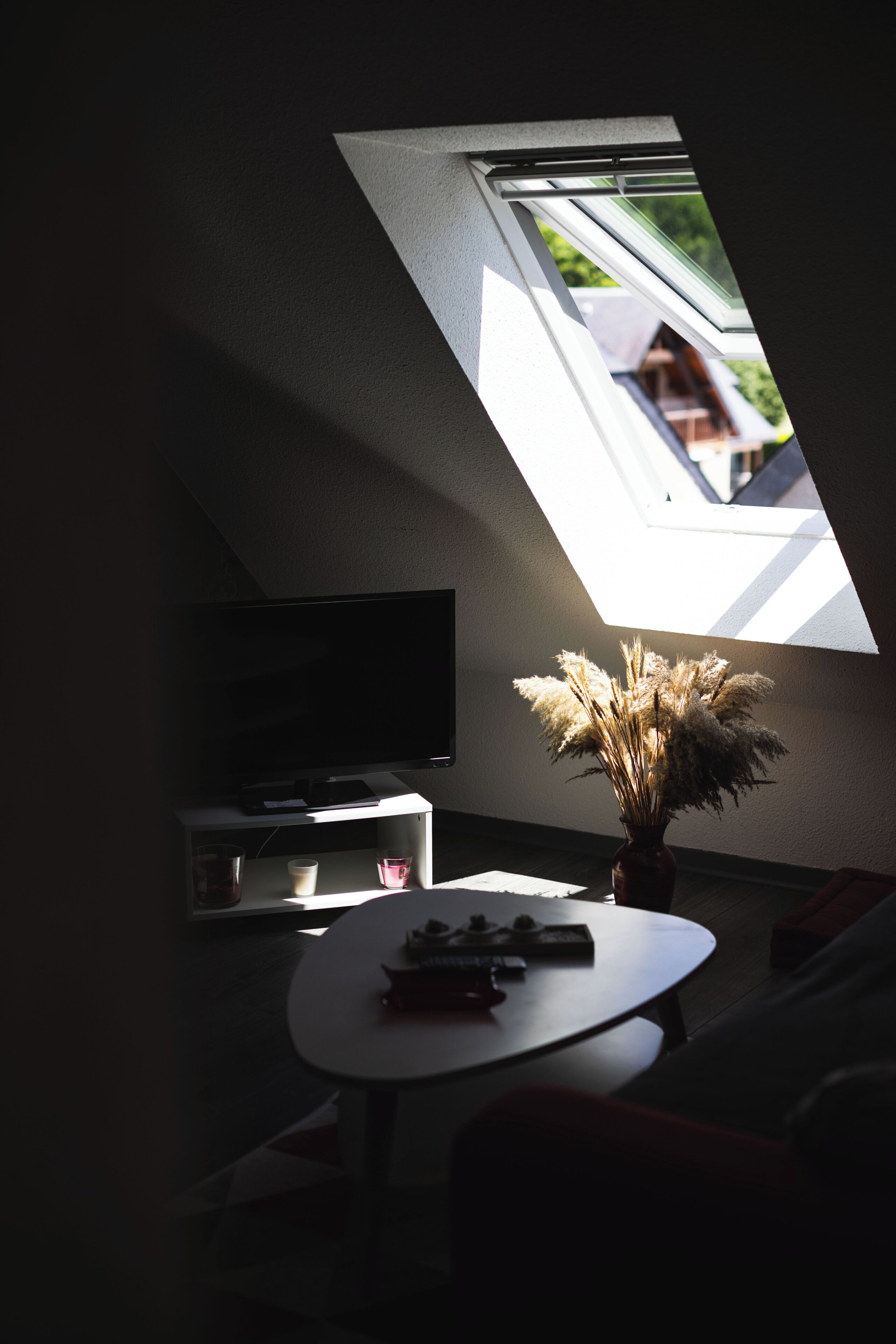 Televisie en een open haard