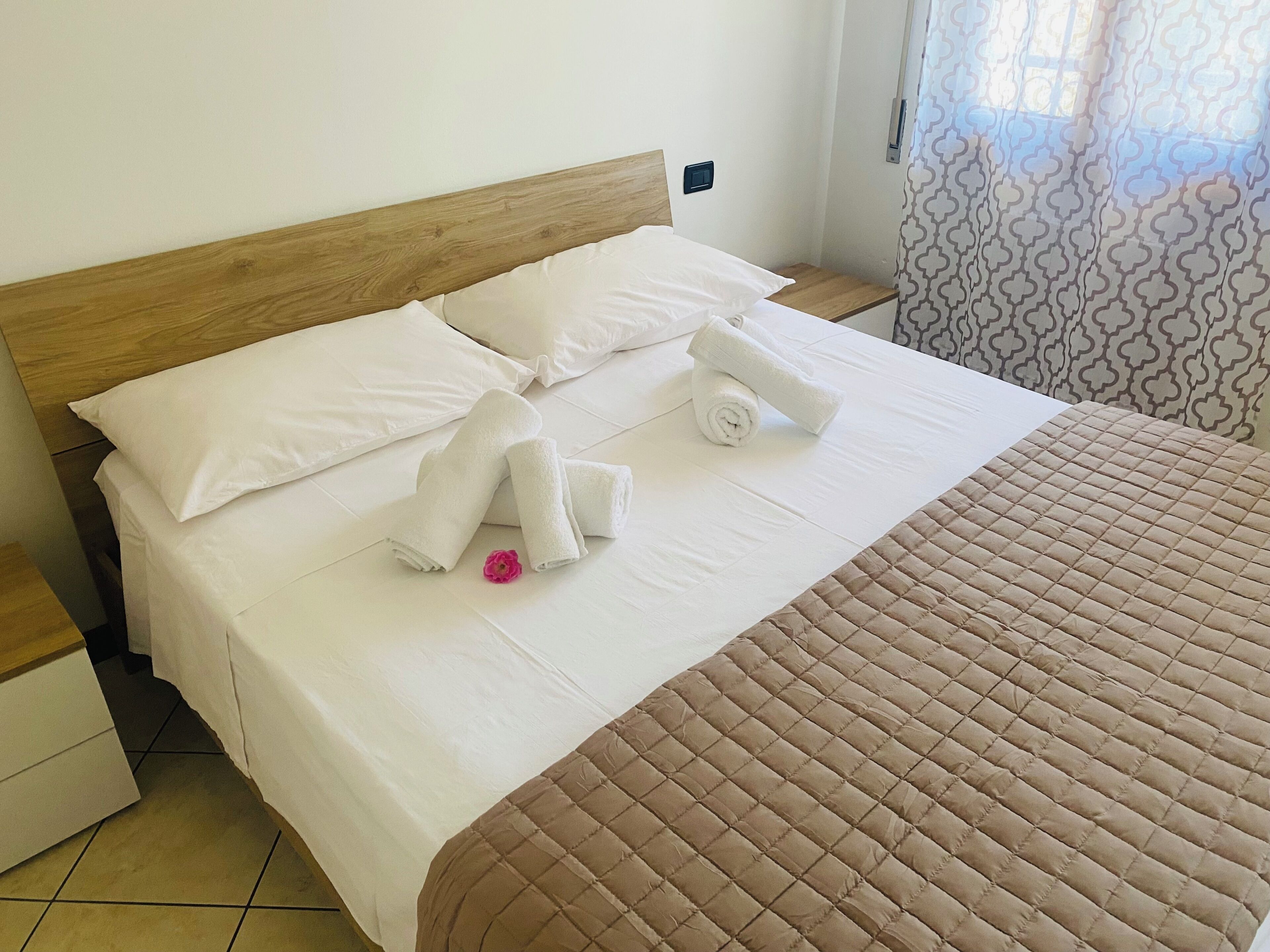 2 chambres, fer et planche à repasser, Wi-Fi gratuit, draps fournis