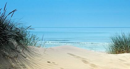 Beautiful two bedroom seaside holiday cottage in Camber Sands.