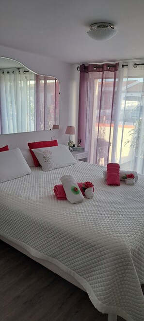 Room - Vrbo Property (Les Sables-d'Olonne)