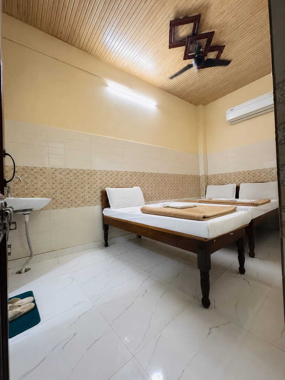 Shower, towels, soap