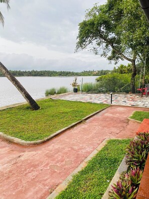 Property grounds - Lake View Resort in Guruvayur (Guruvayur)