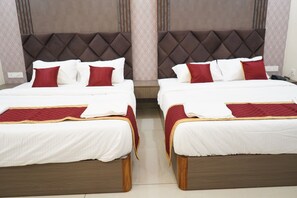Classic Room | Free WiFi - JST Mahal and Residency (Tiruvannamalai)