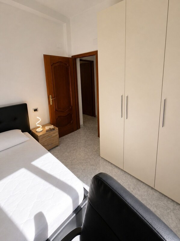 Iron/ironing board, internet, bed sheets - Spacious and cozy apartment 13 minutes from Genoa Principe (Genova)