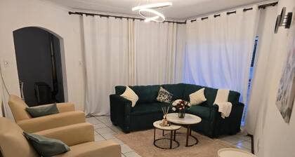 1 chambre avec salle de bain privée attenante