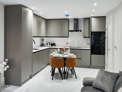 Apartment 2 - UK51647