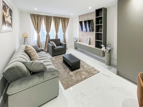 Apartment 1 - UK51646
