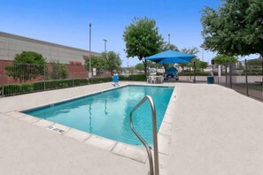 Pool - 1 King Bed|Mobil Access,Nsmk (Benbrook)