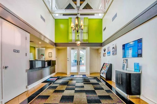 Cozy ADA 2- Bed|Pool|Free parking