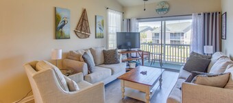 Pool & Hot Tub Access! Waterfront Sunset Beach Gem