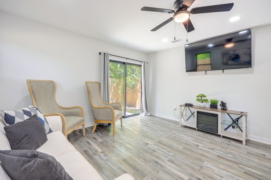 Walk To Stadiums & Dining: Pet-friendly Home! - Jacksonville, FL