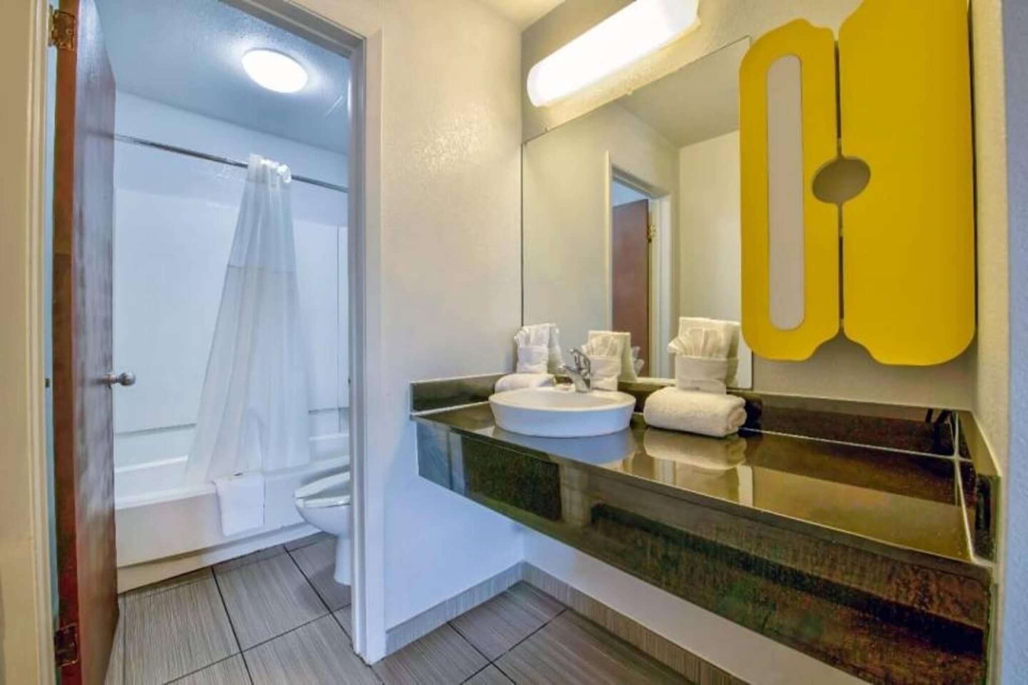 Douche, serviettes fournies