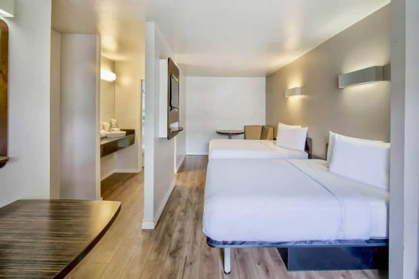 Sunny Ada 2- Bed|pool|free Parking - 샌안토니오