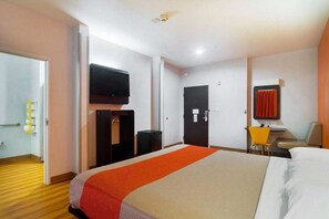 Room - Cozy King Bed Room|Pool|Free Wifi (Midland)