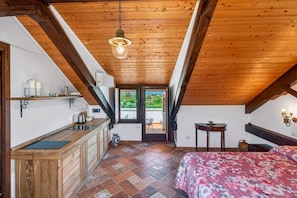 1 bedroom, in-room safe, iron/ironing board, free WiFi