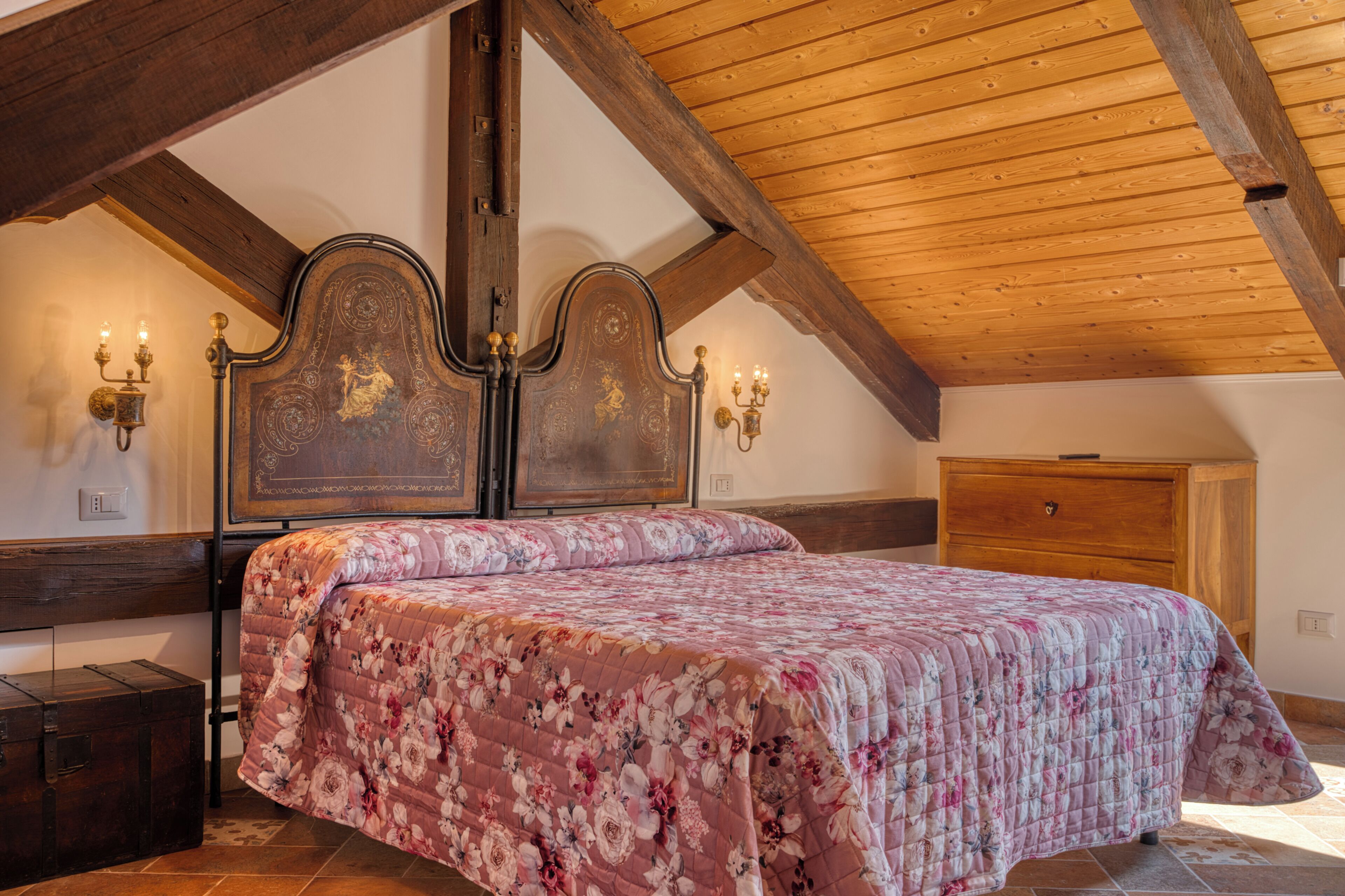 1 chambre, coffres-forts dans les chambres, fer et planche à repasser