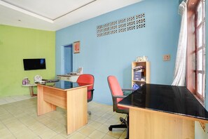 Interior - Cozy Double Escape W/ Free WiFi and Parking (Bekasi)