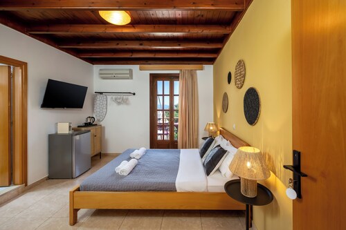 Pinotsi Room 4- Double bed