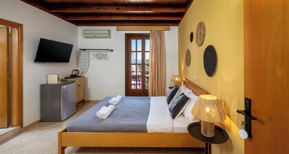 Pinotsi Room 4- Double bed