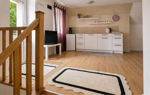 Interior - 2 bedroom lovely apartment in Gospic (Gospic)