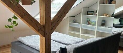 WiFi (free), bed sheets