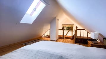 3 bedrooms, iron/ironing board, travel crib, free WiFi
