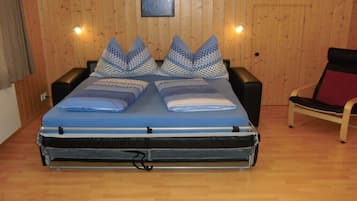 1 Schlafzimmer, Reisekinderbett, kostenloses WLAN, Bettwäsche