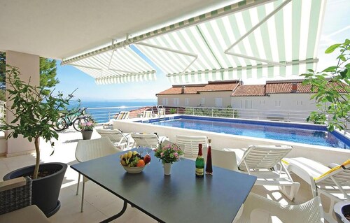 1 bedroom stunning apartment in Brela