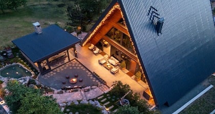 Cozy Chalet Forest Hill