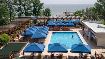 Seasonal outdoor pool
