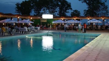 Sæsonbestemt udendørs pool