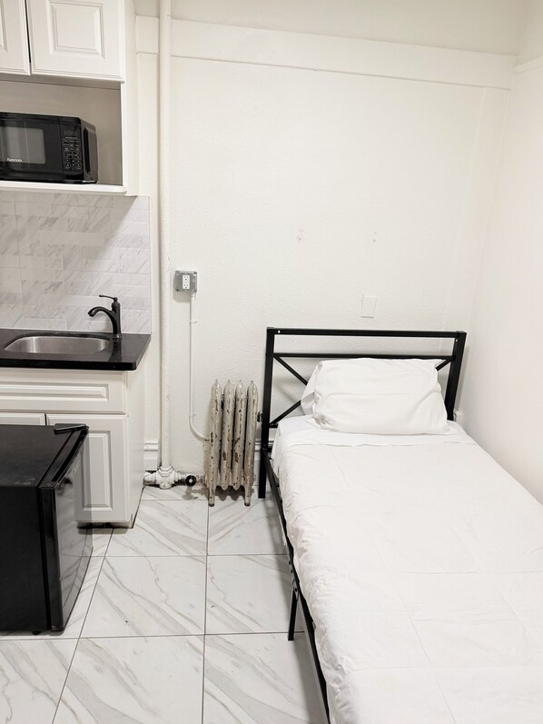 Basic Single Room | Free WiFi - Adrian Hotel (San Francisco)