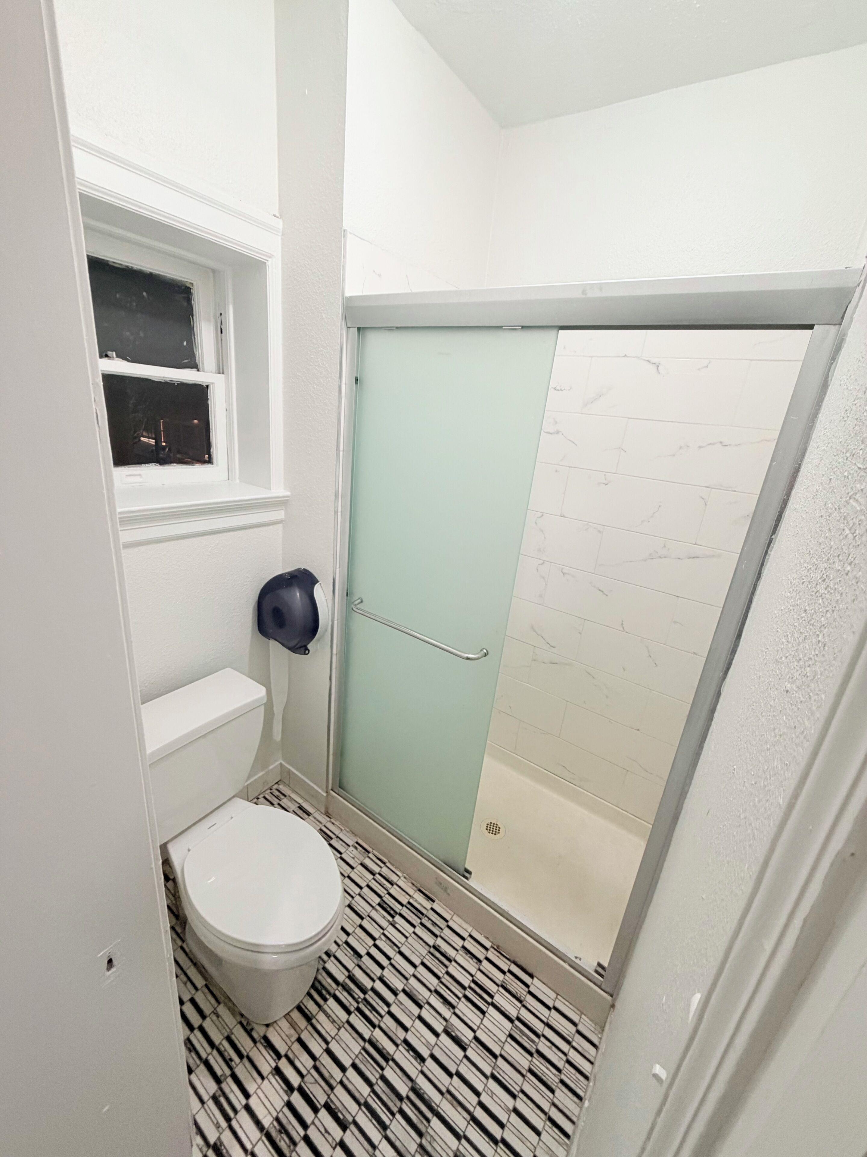 Basic Double Room, Private Bathroom | Bathroom | Towels, soap, shampoo, toilet paper