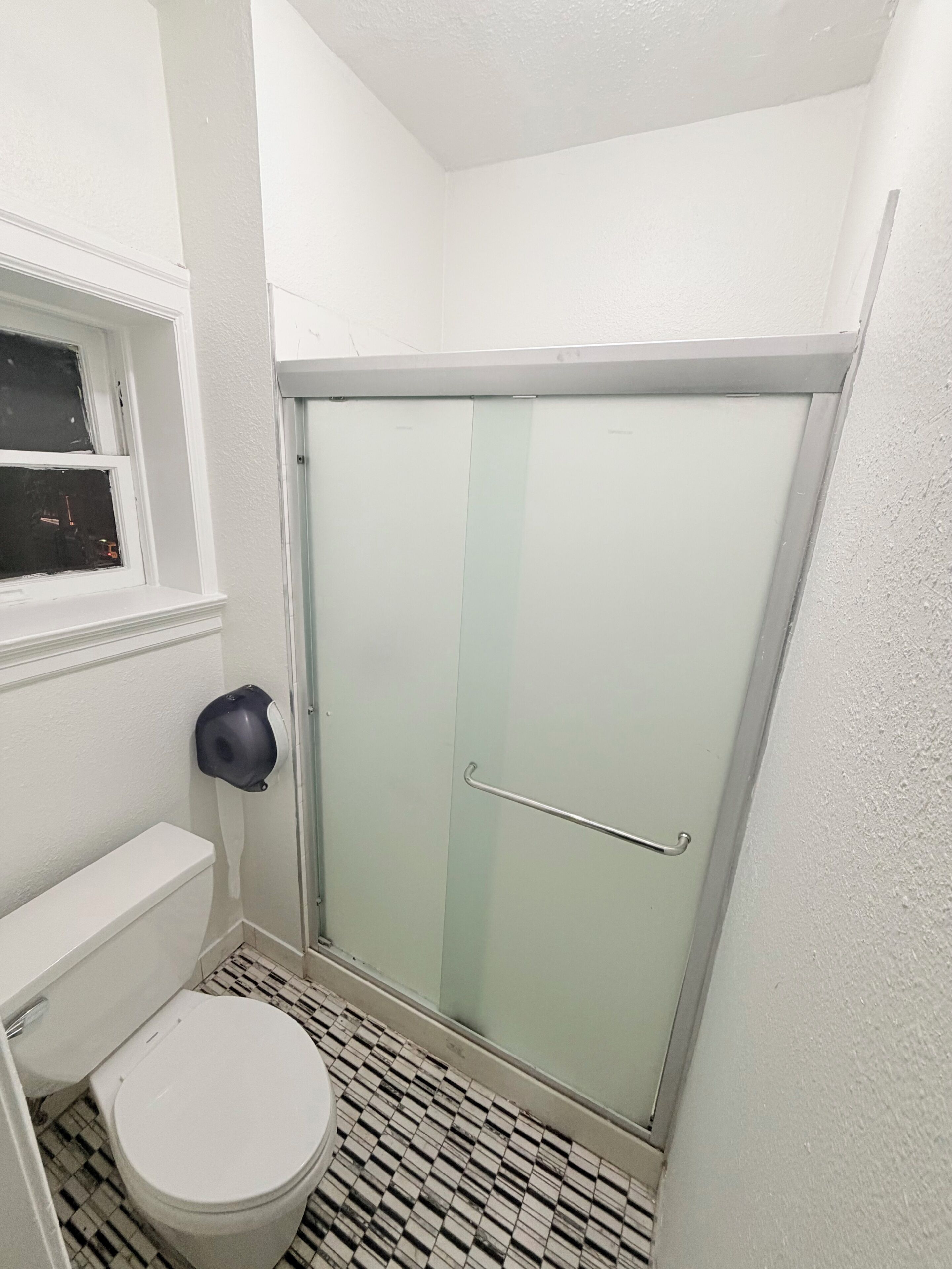 Basic dubbelrum - privat badrum | Badrum | Handdukar, tvål, schampo och toalettpapper